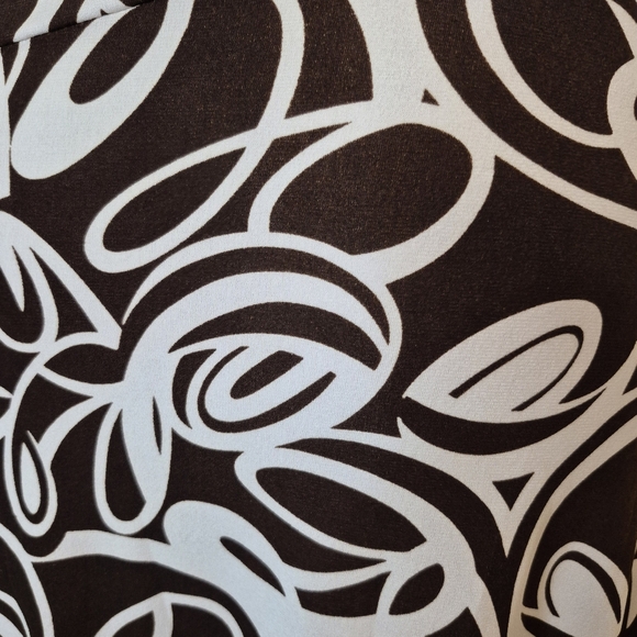 Iz Byer Sleeveless V-Neck Midi A-Line Dress - Picture 7 of 11